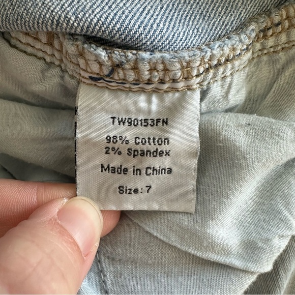 Boho Distressed Light Wash Rough Drop Hem Flare Bell Bottom Jeans Size 7 - Picture 12 of 13